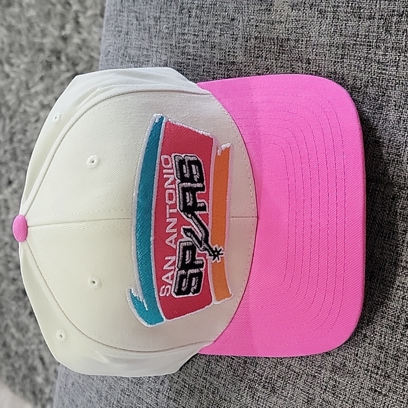 San Antonio Spurs Pro Crown Snapback - Picture 6 of 8